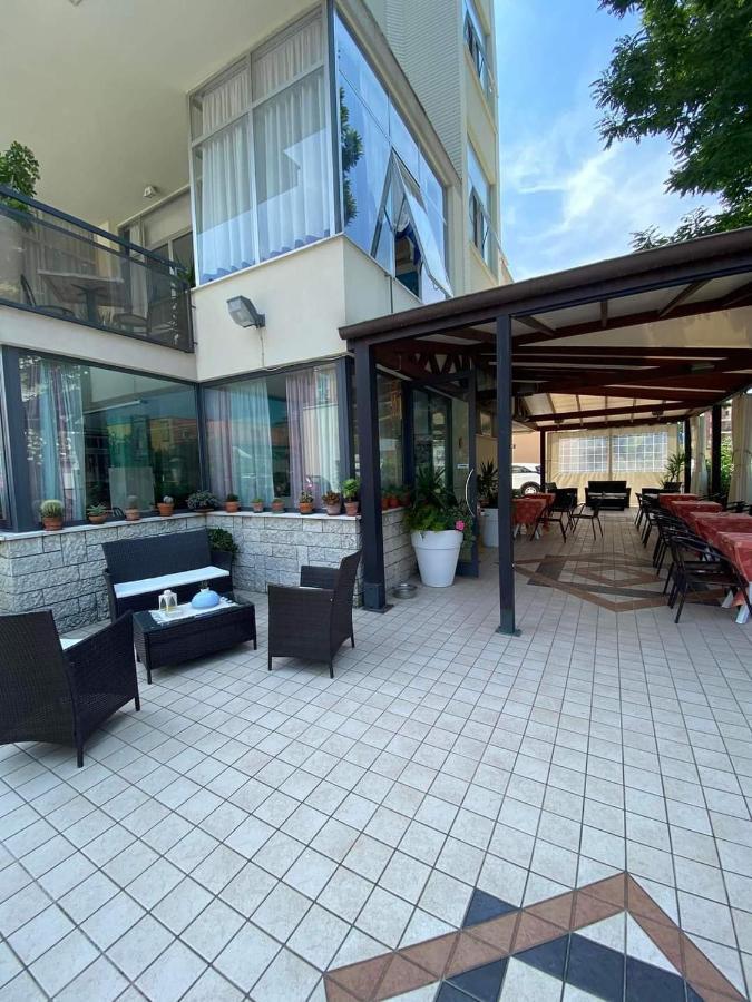 Hotel Goldene Rose Rimini Exterior photo