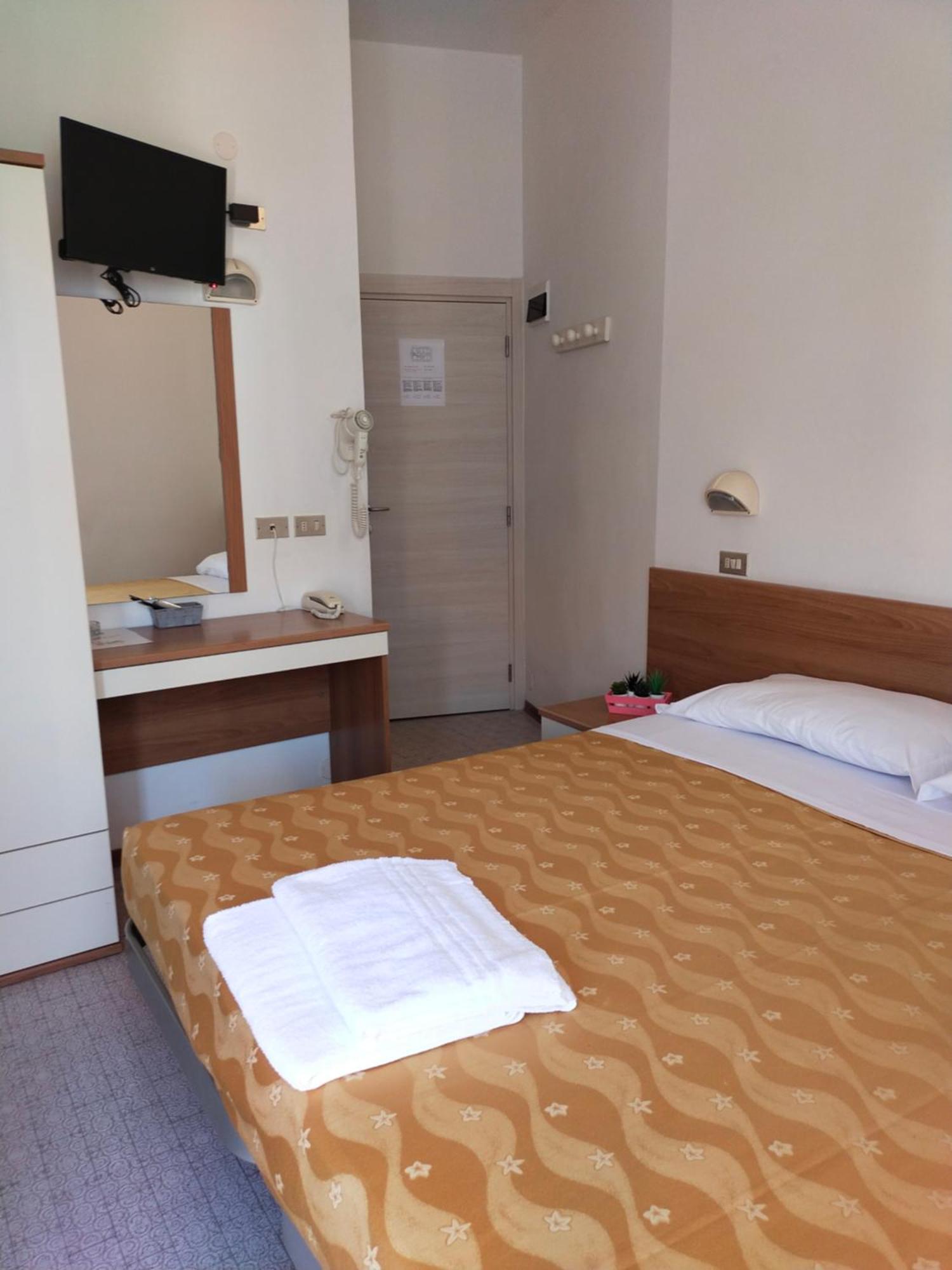 Hotel Goldene Rose Rimini Exterior photo