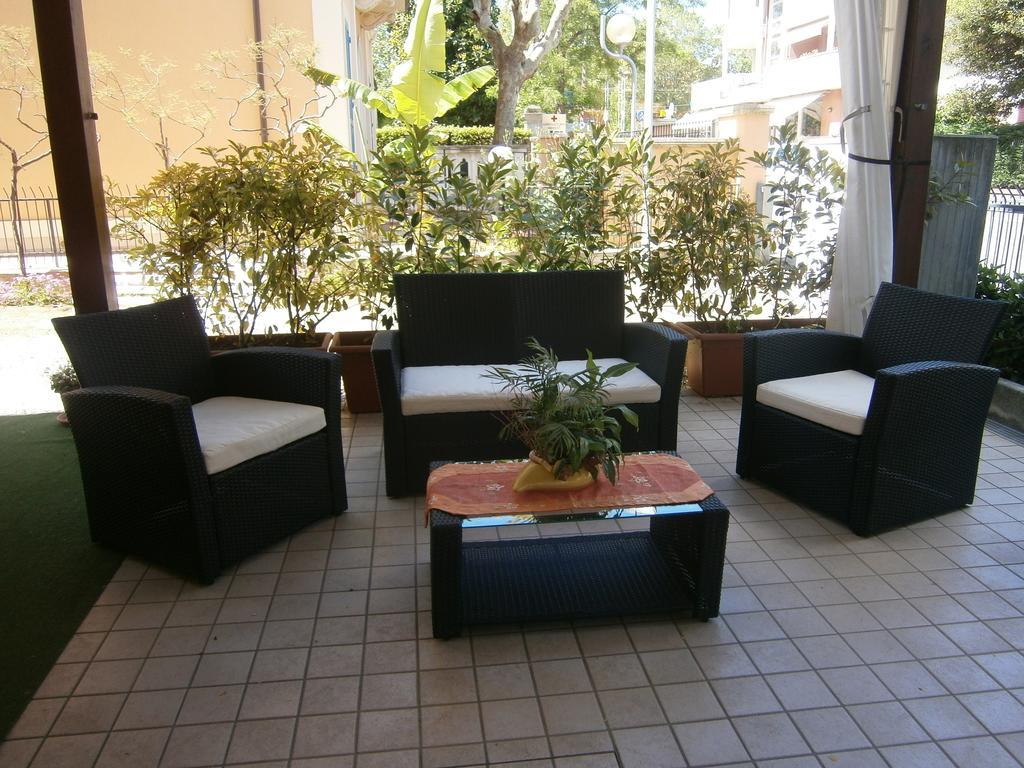 Hotel Goldene Rose Rimini Exterior photo